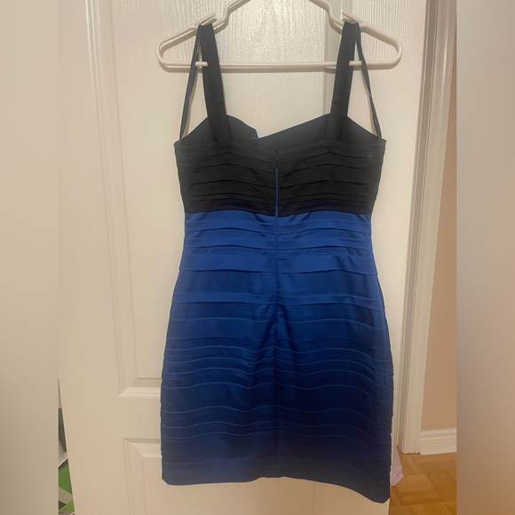 Vintage BCBG mini dress in black and blue - Picture 3 of 3
